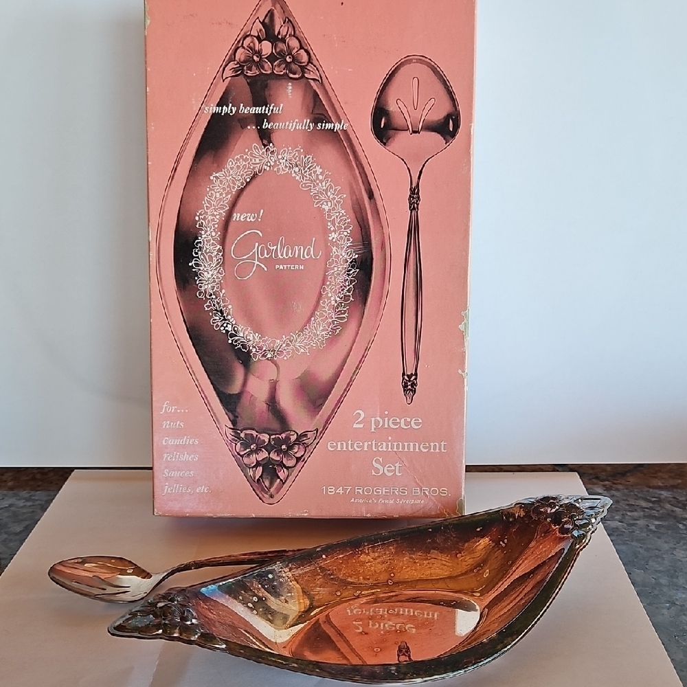 Rogers Bros 2-Piece Silverplate Entertainment Set